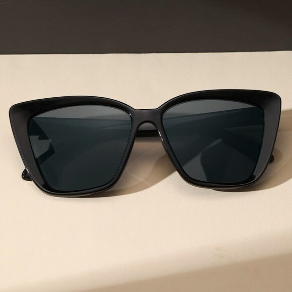 Contemporary Cat Eye Sunglasses - Picture 6 of 6